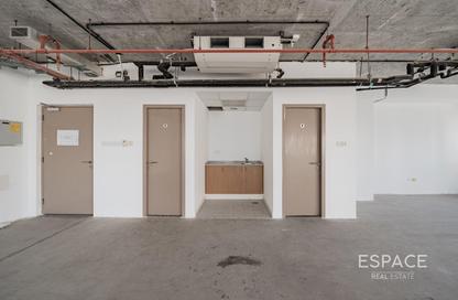 Office Space - Studio - 2 Bathrooms for rent in One Lake Plaza - JLT Cluster T - Jumeirah Lake Towers - Dubai