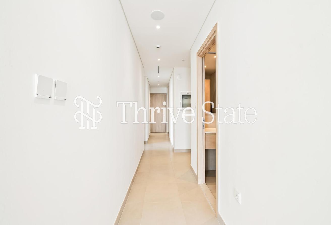 Stunning Full Golf Views | Vacant Now | Spacious photo 11