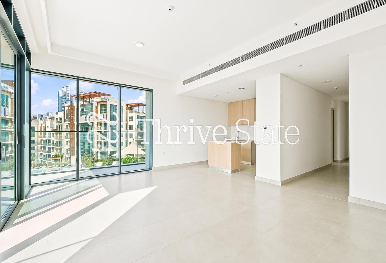 Stunning Full Golf Views | Vacant Now | Spacious photo 6