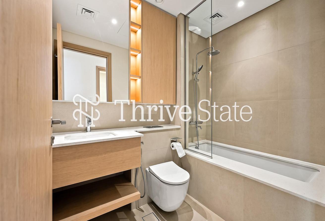 Stunning Full Golf Views | Vacant Now | Spacious photo 23
