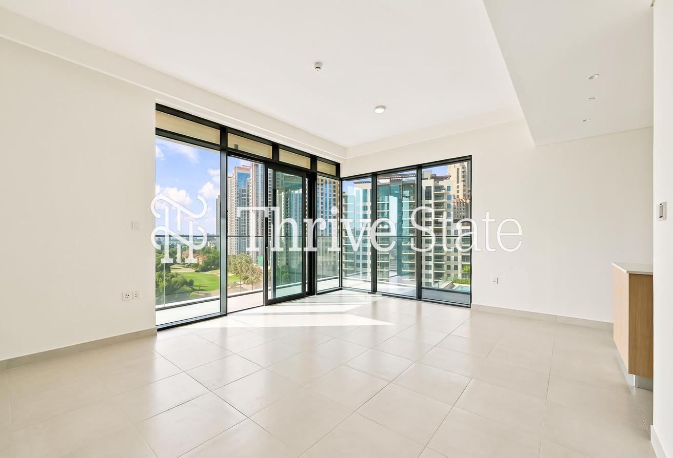 Stunning Full Golf Views | Vacant Now | Spacious photo 5