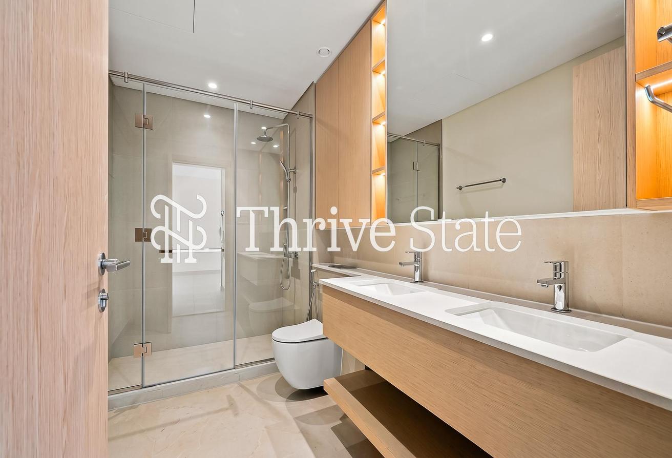 Stunning Full Golf Views | Vacant Now | Spacious photo 24