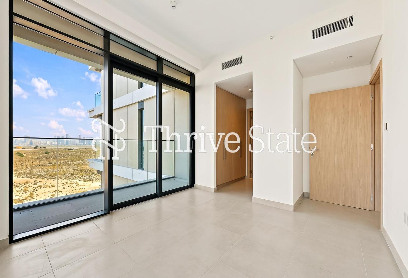 Stunning Full Golf Views | Vacant Now | Spacious photo 20