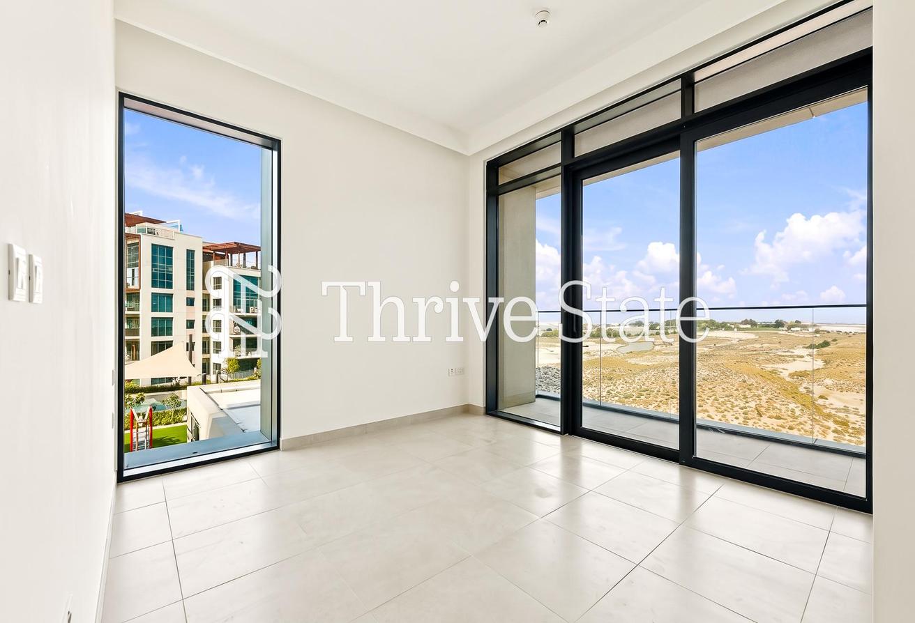 Stunning Full Golf Views | Vacant Now | Spacious photo 21