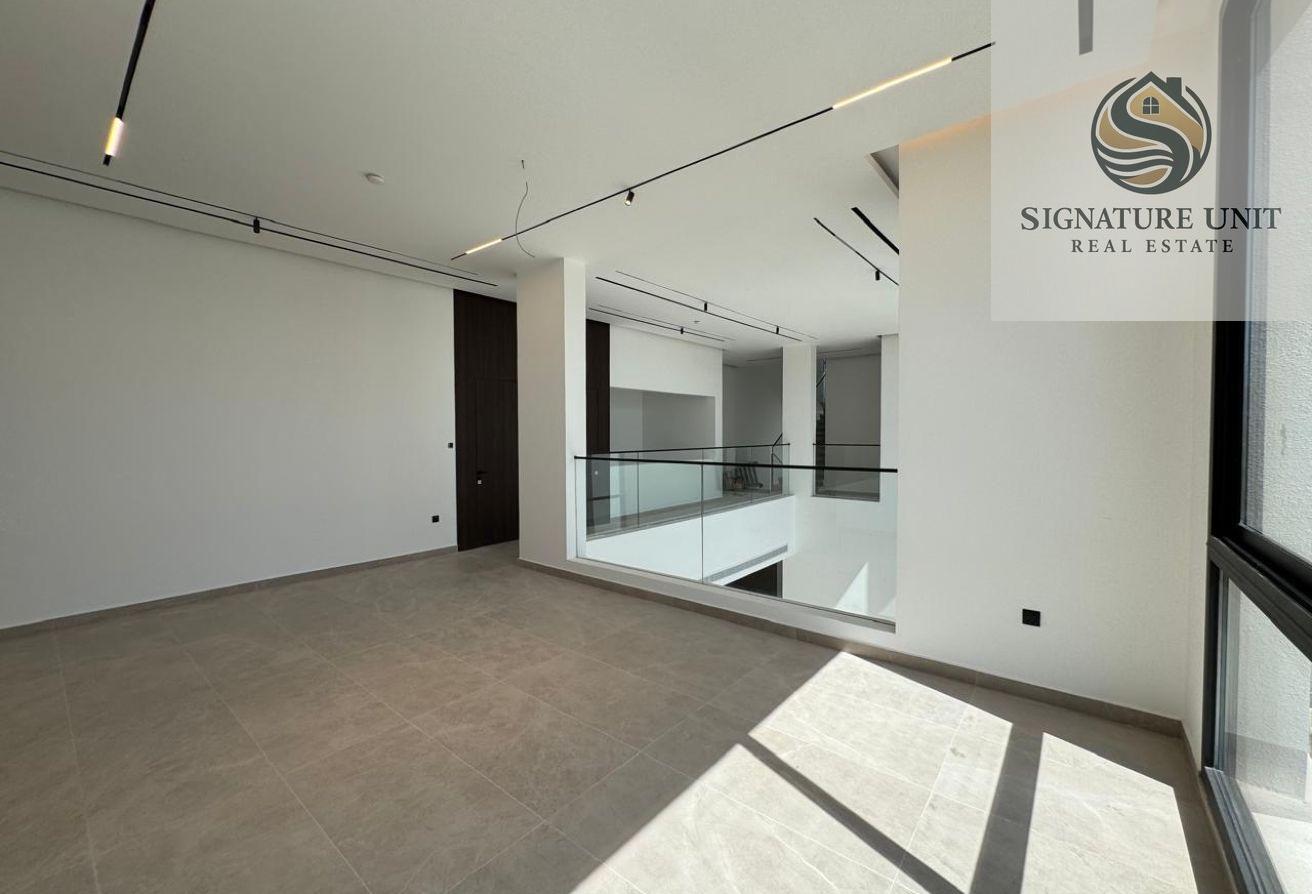Spacious 5BR Villa with Private Swimming Pool photo 7