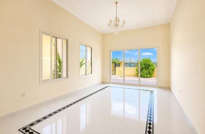 Villa - 5 Bedrooms - 5 Bathrooms for rent in The Centro - The Villa - Dubai