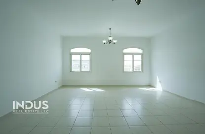 Apartment - 1 Bathroom for rent in Building P09 - France Cluster - International City - Dubai