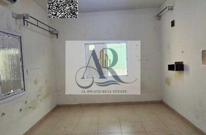 Labor Camp - Studio - 7+ Bathrooms for rent in Al Sajaa S - Al Sajaa - Sharjah