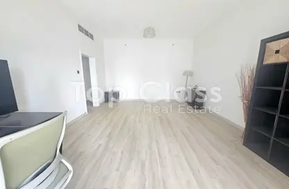 Apartment - 1 Bedroom - 2 Bathrooms for sale in Marina Pinnacle - Dubai Marina - Dubai