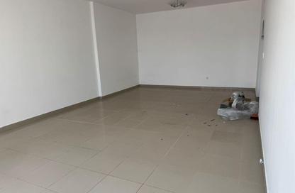 Apartment - 1 Bedroom - 2 Bathrooms for rent in Al Butina 9 Building - Al Butina - Sharjah Apartment - 1 Bedroom - 2 Bathrooms for rent in Al Butina 9 Building - Al Butina - Sharjah
