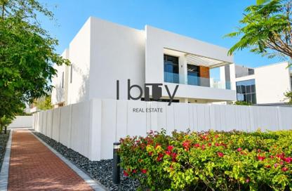 Villa - 4 Bedrooms - 5 Bathrooms for rent in West Yas - Yas Island - Abu Dhabi