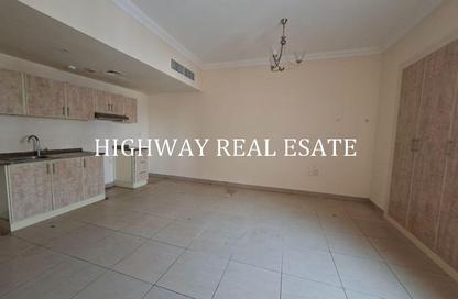 Apartment - Studio - 1 for rent in Al Nahda Towers - Al Nahda - Sharjah Apartment - Studio - 1 for rent in Al Nahda Towers - Al Nahda - Sharjah