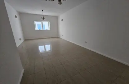 شقة - 2 غرف نوم - 3 حمامات للايجار في المجاز 2 - المجاز - الشارقة