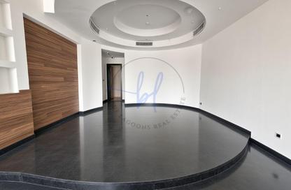 Shop - Studio - 2 for rent in The Royal Oceanic - Dubai Marina - Dubai