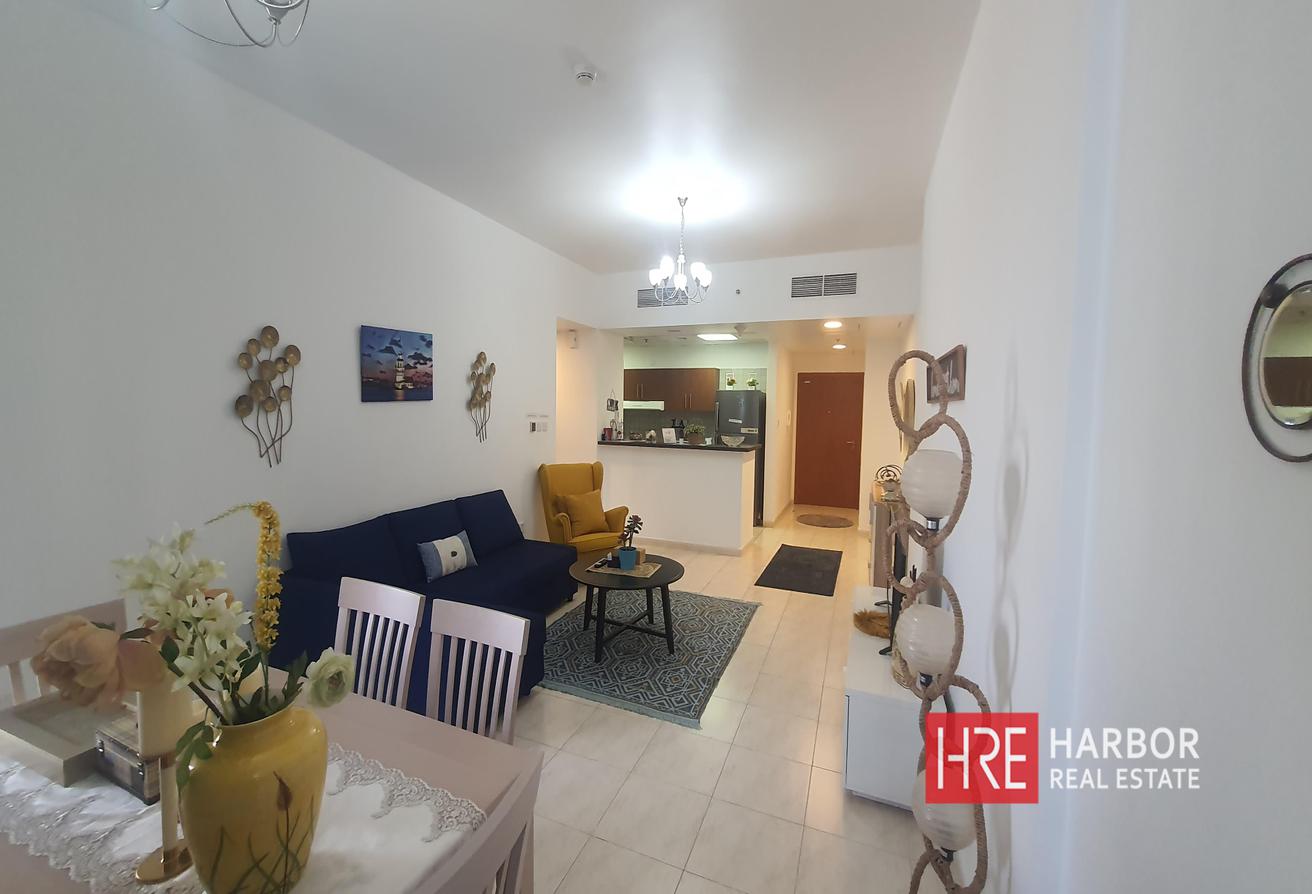 Fully Furnished | Pool View | Well-Maintained photo 6