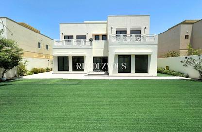 Villa - 5 Bedrooms - 4 Bathrooms for rent in Meadows 6 - Meadows - Dubai