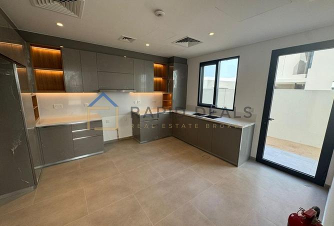 94018764 - Property Image 3