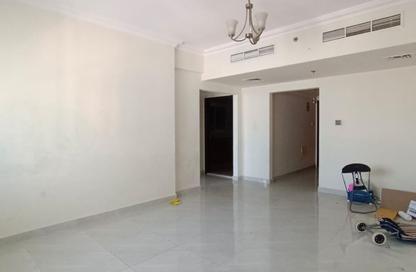 Apartment - 1 - 2 for rent in Burj Al Majaz Tower - Al Majaz 2 - Al Majaz - Sharjah