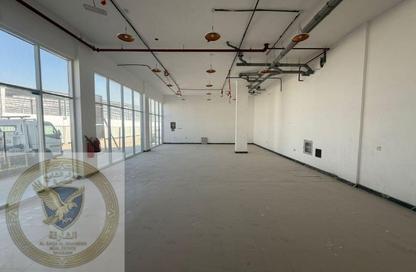 Factory - Studio - 4 Bathrooms for rent in Al Sajaa S - Al Sajaa - Sharjah