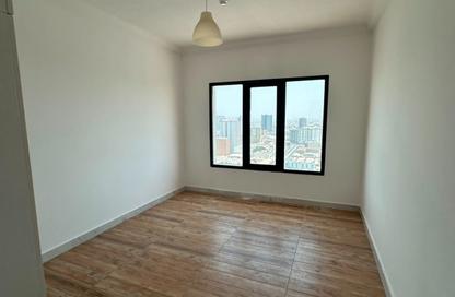 Apartment - 1 Bedroom - 2 Bathrooms for rent in Ajman Creek Towers - Al Rashidiya 1 - Al Rashidiya - Ajman
