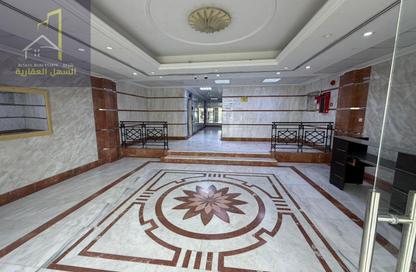 عمارة بالكامل - استوديو - 8 حمامات للبيع في مجمع مويلح - تجارية مويلح - الشارقة