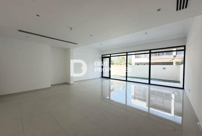 121541956 - Property Image 2