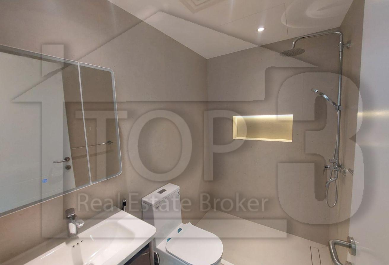 Upgraded / Unfurnished 3 Bed / 105K - 12 payments photo 9