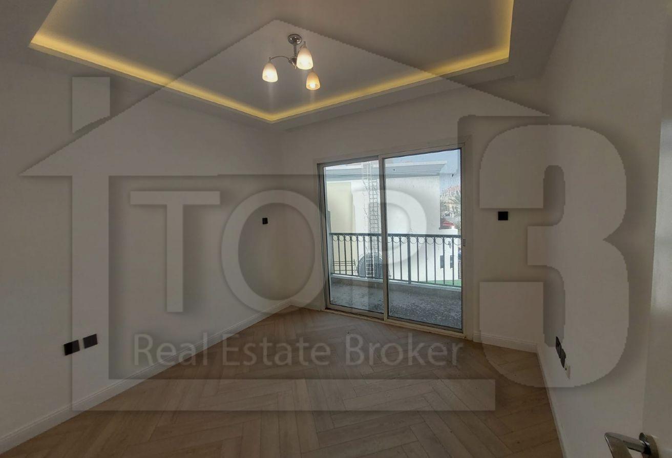 Upgraded / Unfurnished 3 Bed / 105K - 12 payments photo 8