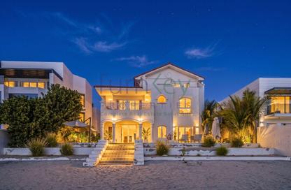 Villa - 5 - 6 for rent in Garden Homes Frond M - Garden Homes - Palm Jumeirah - Dubai