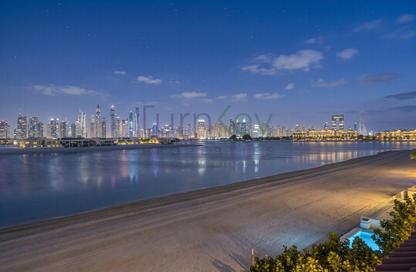 Villa - 5 - 6 for rent in Garden Homes Frond M - Garden Homes - Palm Jumeirah - Dubai