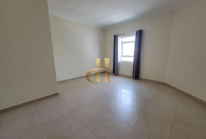 114608640 - Property Image 3