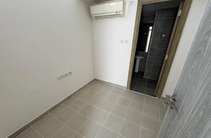 Villa - 5 - 7 for rent in Al Hamriyah - Sharjah