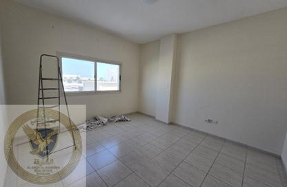 Apartment - 2 Bedrooms - 3 Bathrooms for rent in Al Qulaya'ah - Al Sharq - Sharjah