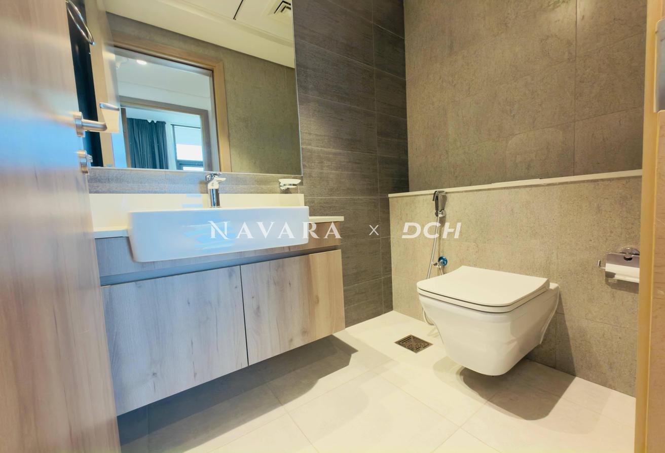 Fully Furnished | Flexible Cheques| High Floor photo 15
