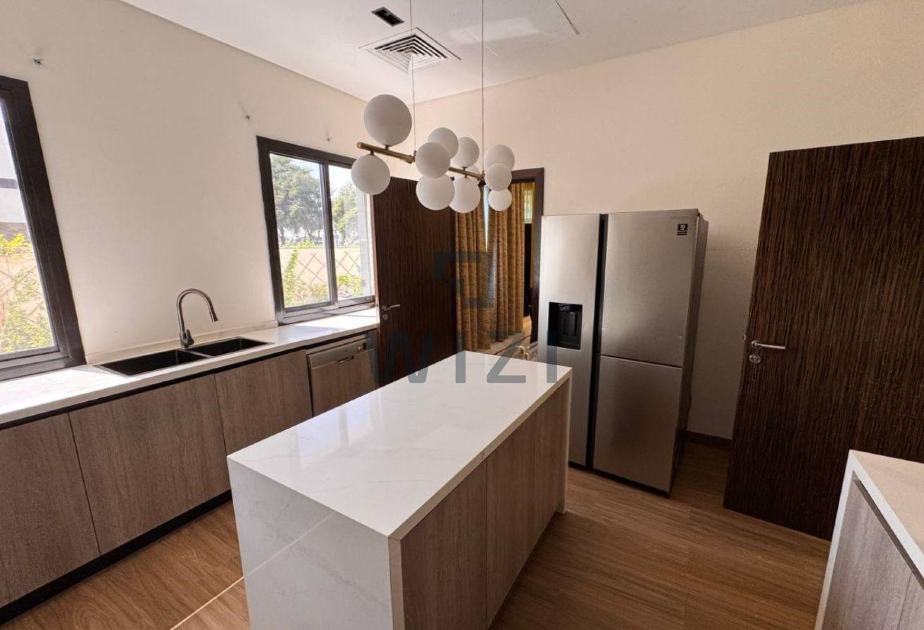 Furnished 6BR Villa | Golf & Lake View | Pool photo 20