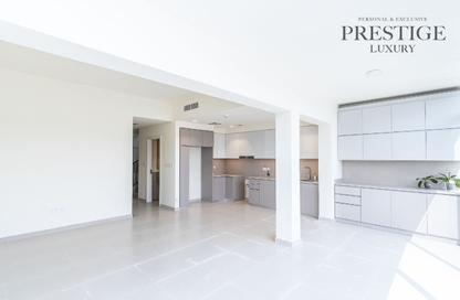 Villa - 3 - 4 for sale in Greenviews 2 - Emaar South - Dubai South (Dubai World Central) - Dubai Villa - 3 - 4 for sale in Greenviews 2 - Emaar South - Dubai South (Dubai World Central) - Dubai
