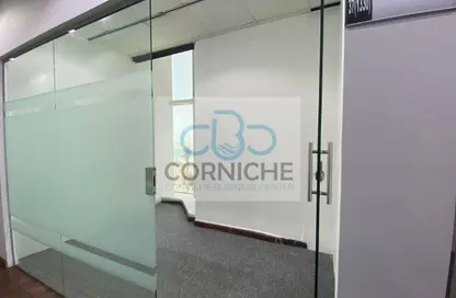 مكتب - غرفة نوم - 4 حمامات للايجار في برج كورنيش فيو - شارع الكورنيش - أبوظبي