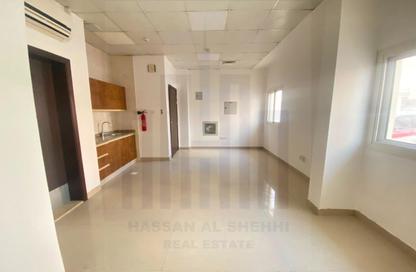 Apartment - Studio - 1 Bathroom for rent in Fire Station Road - Muwaileh - Sharjah Apartment - Studio - 1 Bathroom for rent in Fire Station Road - Muwaileh - Sharjah