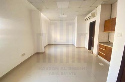 Apartment - Studio - 1 Bathroom for rent in Fire Station Road - Muwaileh - Sharjah Apartment - Studio - 1 Bathroom for rent in Fire Station Road - Muwaileh - Sharjah