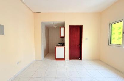 Apartment - Studio - 1 for rent in Fire Station Road - Muwaileh - Sharjah