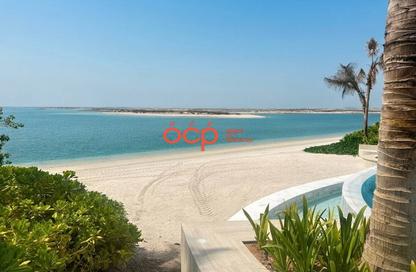 Villa - 6 Bedrooms - 7 Bathrooms for rent in Zuha Island Villas - The World Islands - Dubai