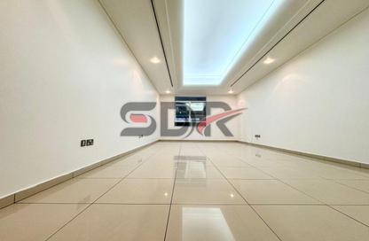 Apartment - 2 - 4 for rent in Crescent Tower 2 - Crescent Towers - Al Khalidiya - Abu Dhabi Apartment - 2 - 4 for rent in Crescent Tower 2 - Crescent Towers - Al Khalidiya - Abu Dhabi