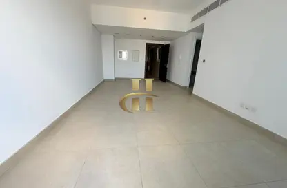 شقة - 2 غرف نوم - 3 حمامات للايجار في البرج الإمبراطوري - ديستريكت 17 - قرية جميرا الدائرية - دبي