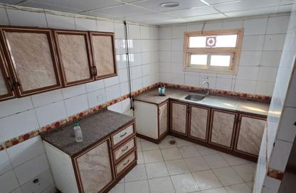 Apartment - 2 - 2 for rent in Al Khudayra Building - Al Ghuair - Al Gharb - Sharjah
