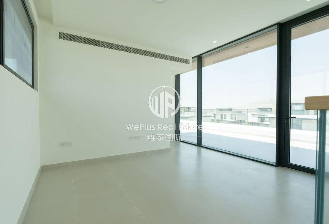 Huge Plot | Unfurnished | 4 Beds + Maid's | Vacant photo 5