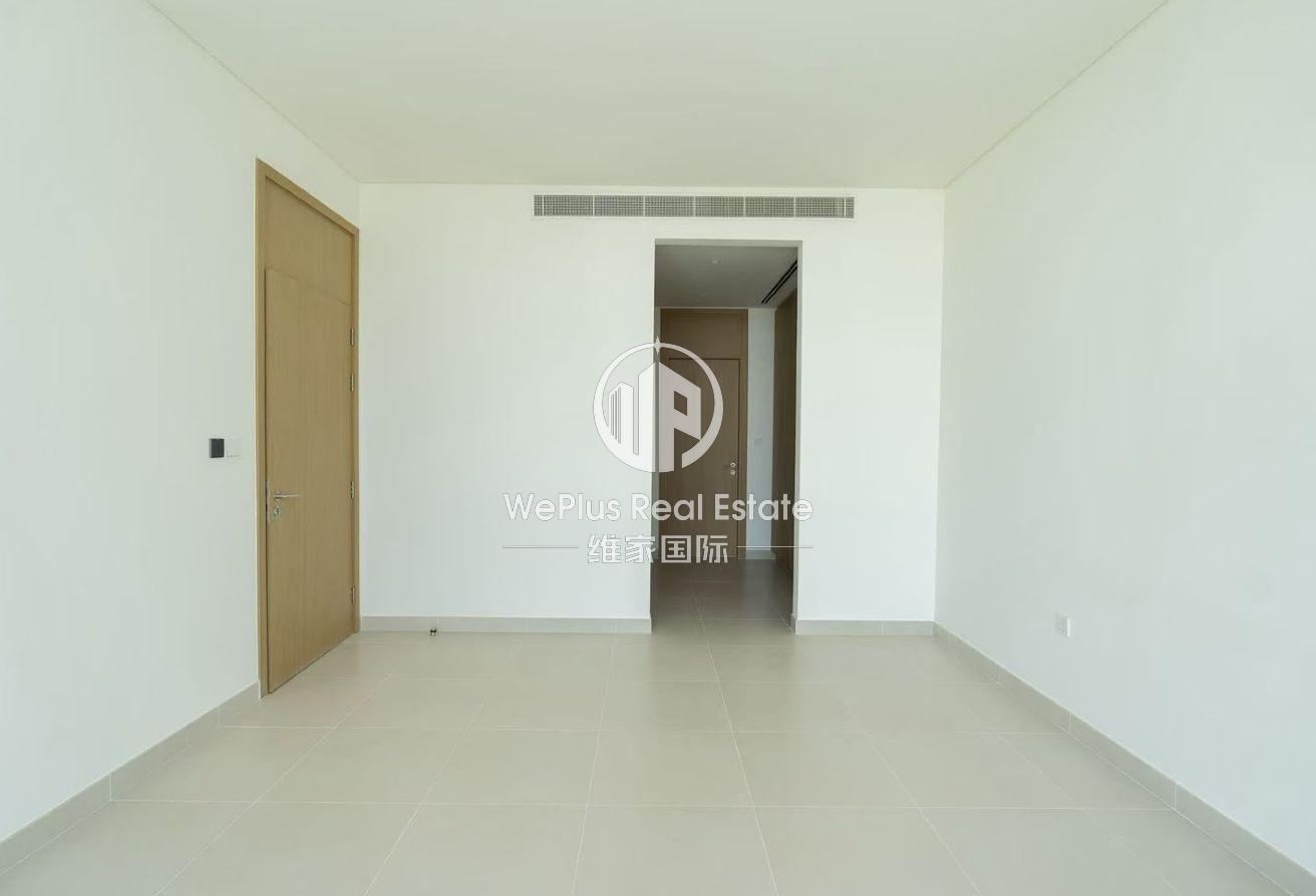 Huge Plot | Unfurnished | 4 Beds + Maid's | Vacant photo 8