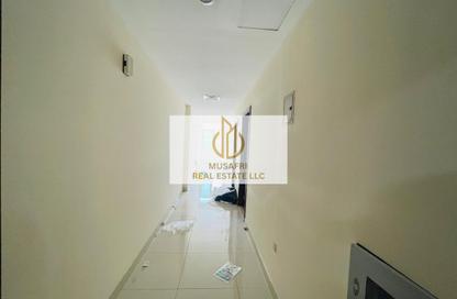 Apartment - 1 Bedroom - 2 Bathrooms for rent in Muwailih Building - Muwaileh - Sharjah