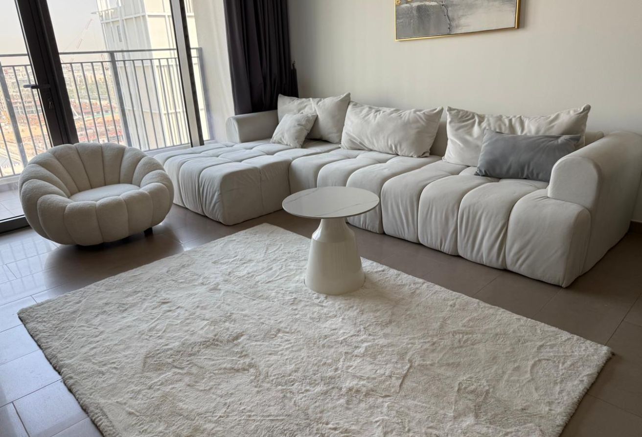 Fully Furnished 1BR | Mid–High Floor
