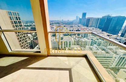 شقة - 2 غرف نوم - 3 حمامات للايجار في يونايتد سكوير - الخالدية - أبوظبي