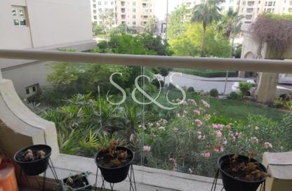 Apartment - 2 Bedrooms - 3 Bathrooms for rent in Shoreline Apartments - Palm Jumeirah - Dubai